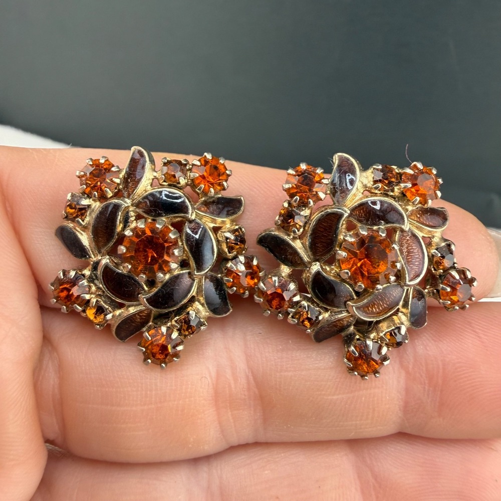 Vintage Weiss Rhinestone Clip On Earrings‎ Gold Tone Orange Red